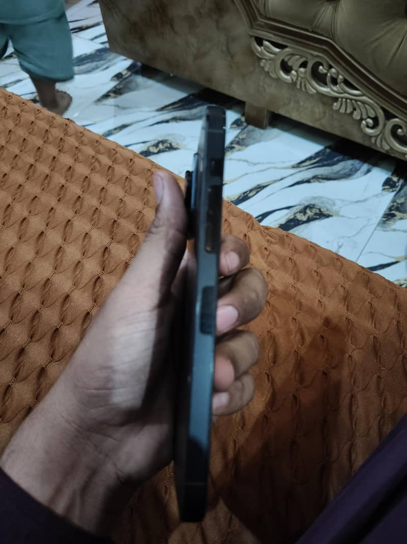 Apple iPhone 14 Pro Max 2