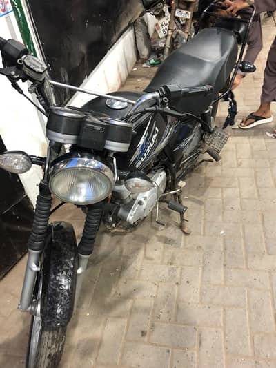SUZUKI GS 150