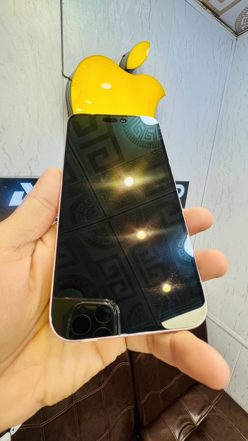 Apple iPhone 15 plus 1