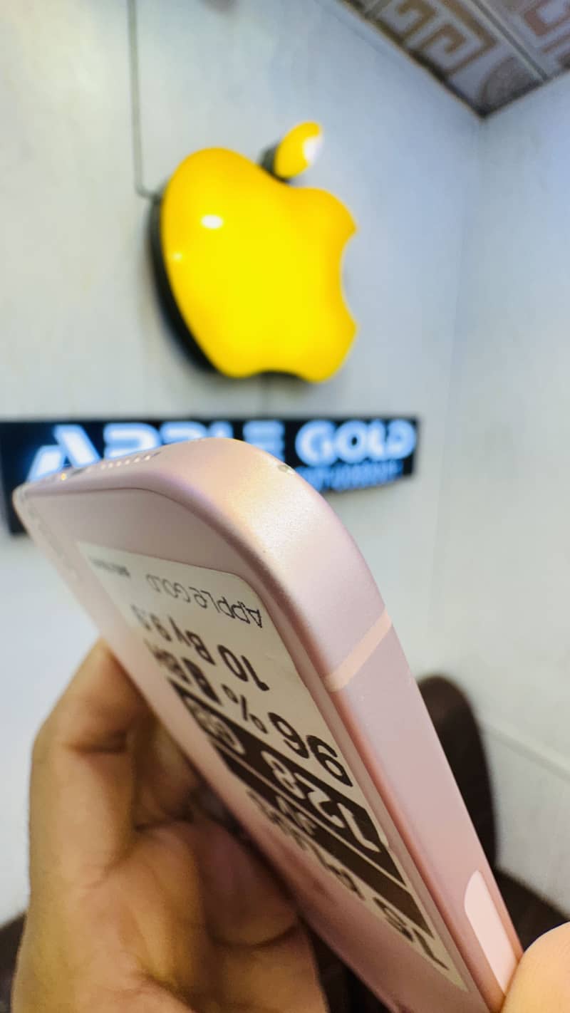 Apple iPhone 15 plus 7