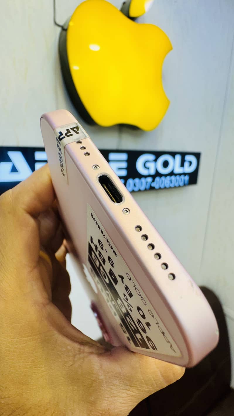 Apple iPhone 15 plus 8
