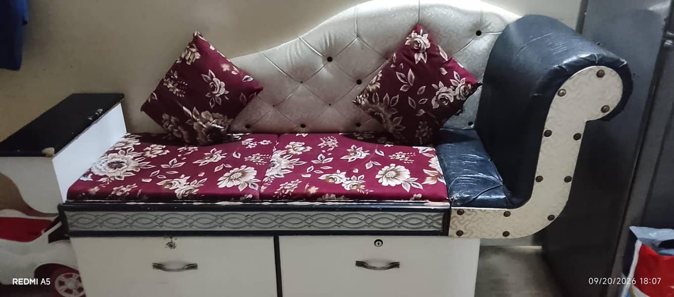 Sofa saty 1
