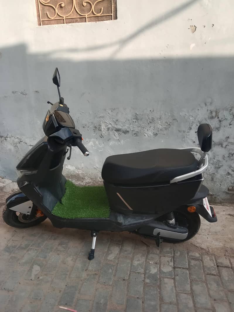 Metro E Bike 1