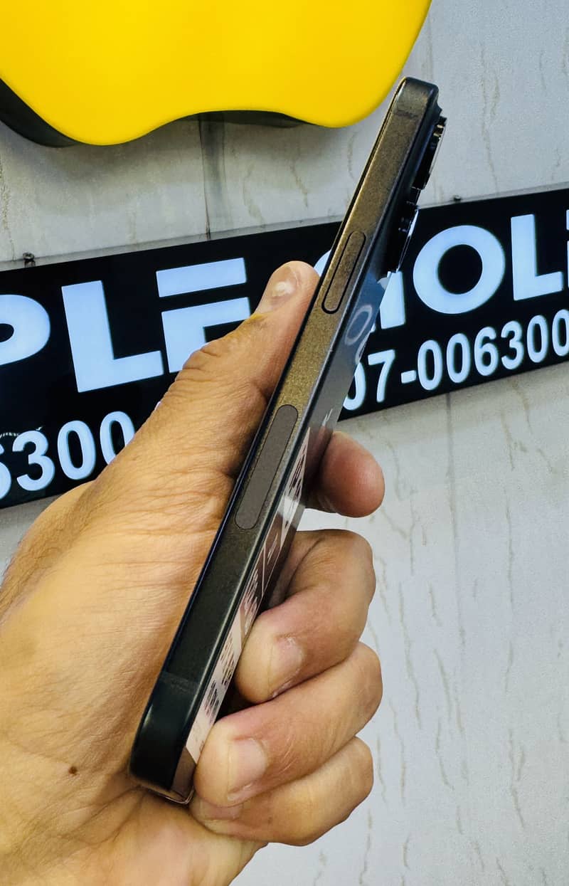 Apple iPhone 15 2