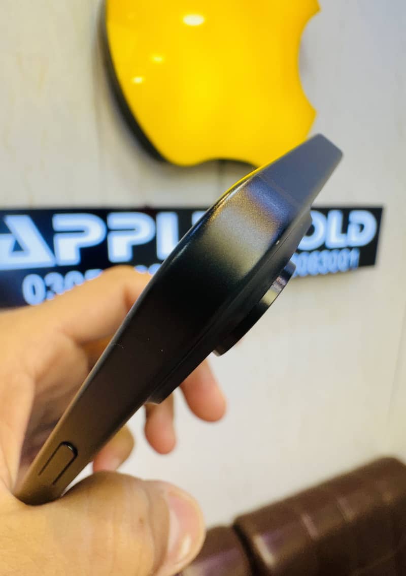 Apple iPhone 15 5