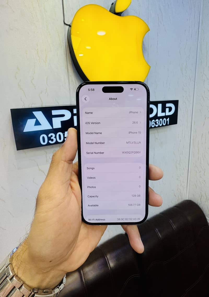 Apple iPhone 15 11