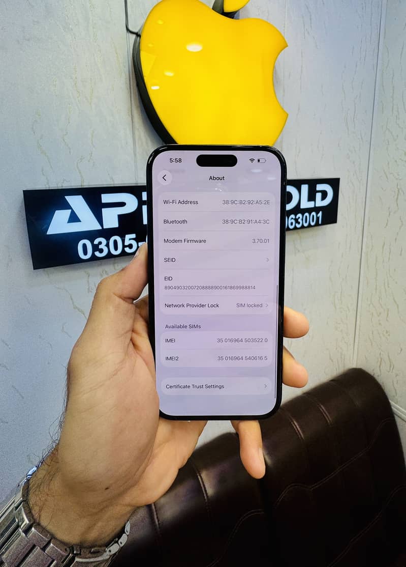 Apple iPhone 15 12