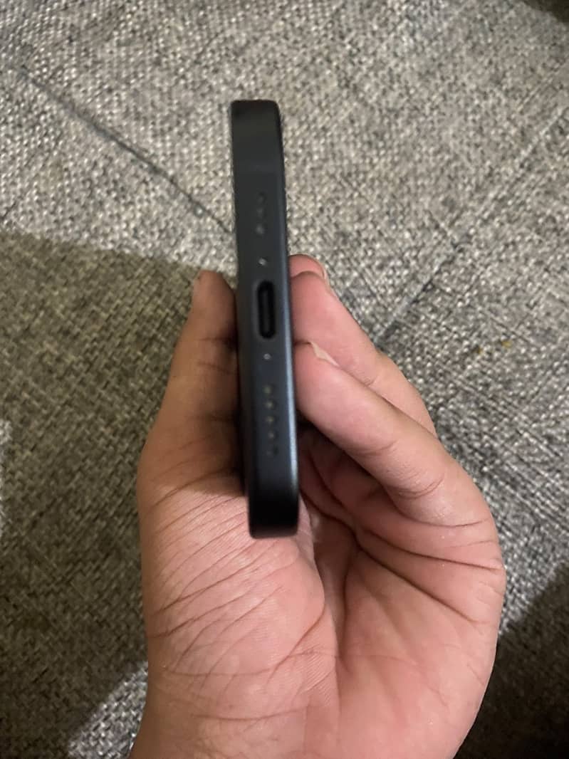 Apple iPhone 15 2