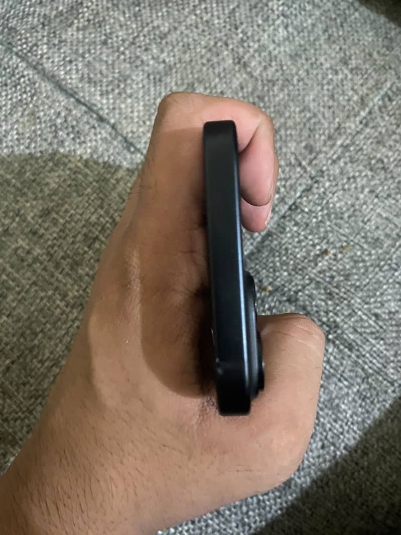 Apple iPhone 15 7