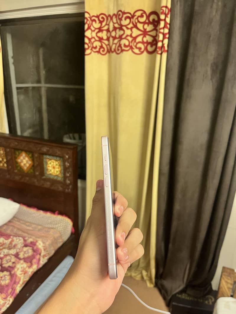 Apple iPhone 15 plus 2