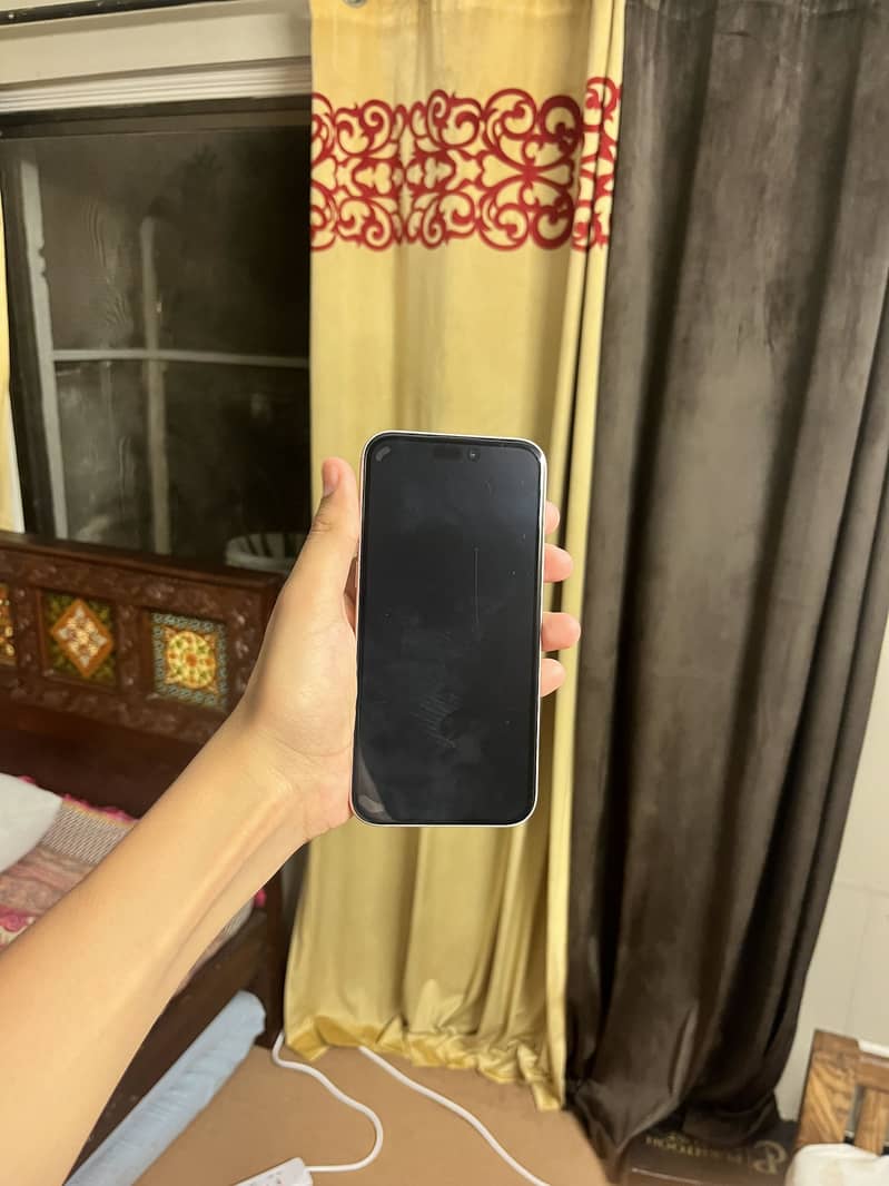 Apple iPhone 15 plus 3