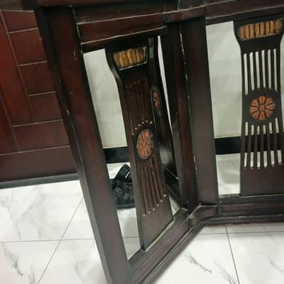 used dining table good condition  well maintained