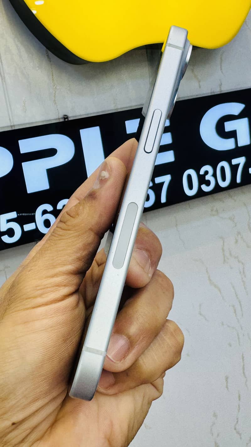 Apple iPhone 15 2