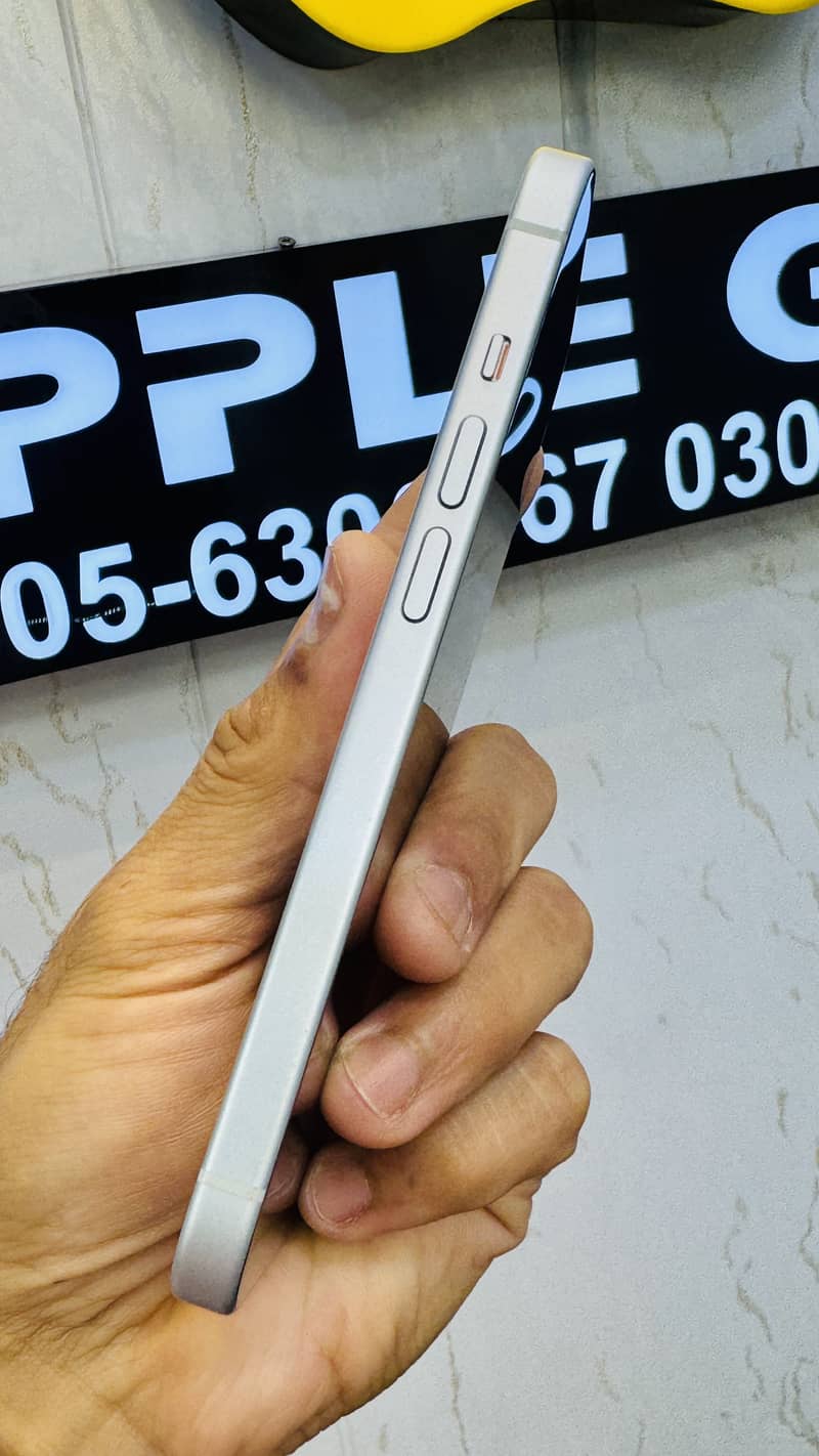 Apple iPhone 15 3