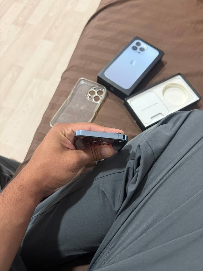 Apple iPhone 13 Pro 2
