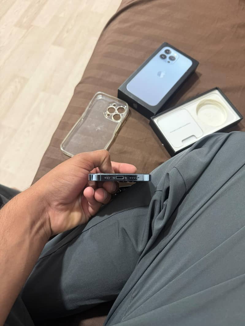 Apple iPhone 13 Pro 3