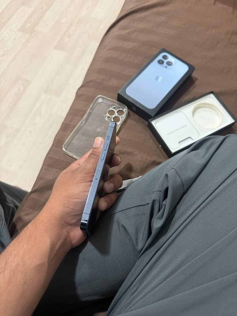 Apple iPhone 13 Pro 4