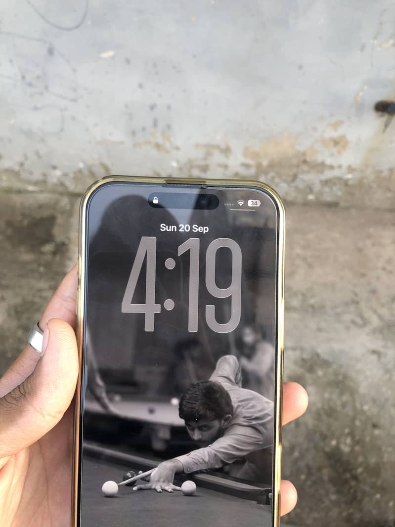 Apple iPhone 16 Pro Max 9