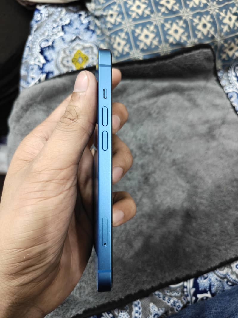 Apple iPhone 13 3