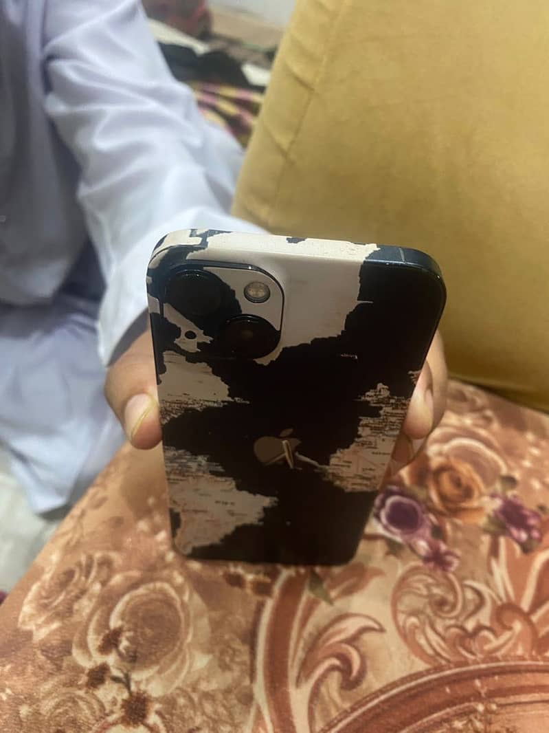 Apple iPhone 13 1