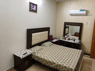 bed & dressing with table without matresss contact:-+923224213049