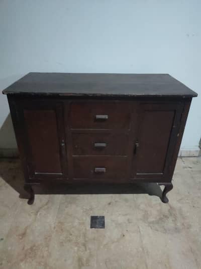 ANTIQUE SIDEBOARD