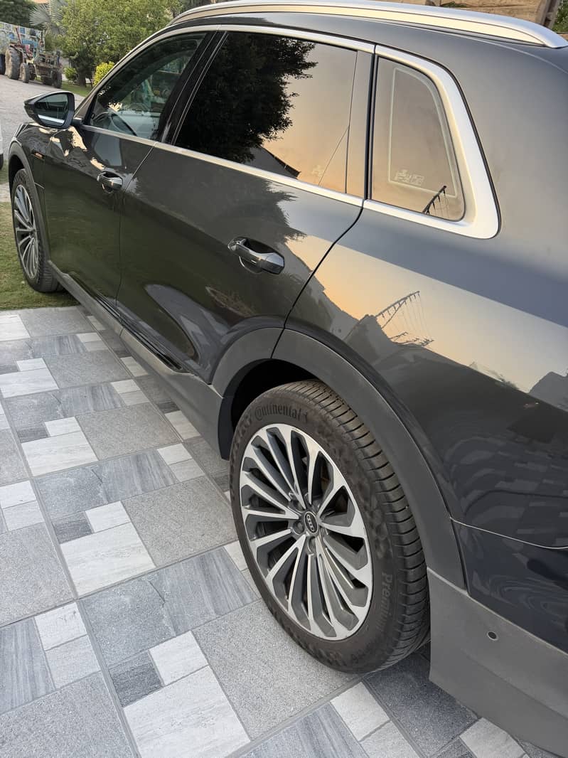 Audi E-Tron 2021 1