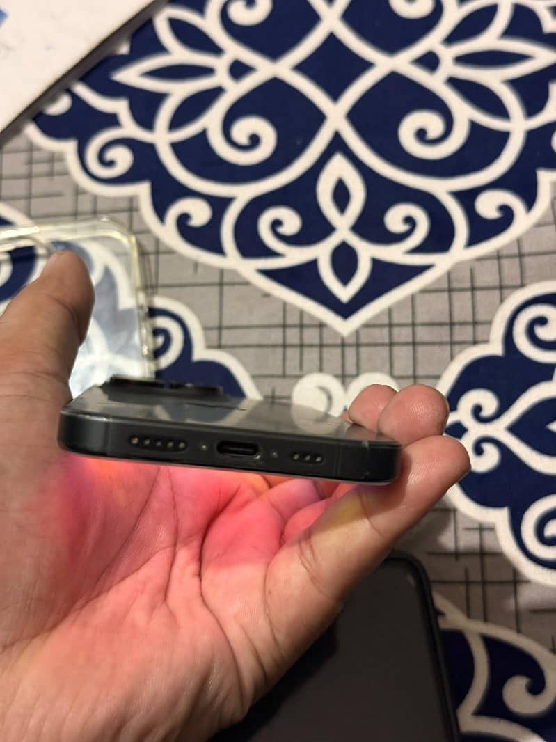 Apple iPhone 15 Pro 3
