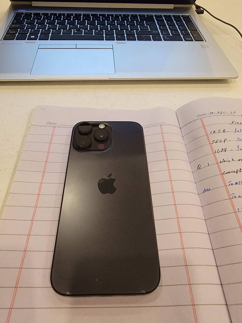 Apple iPhone 16 Pro Max 3