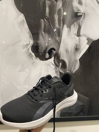 One piece left original Reebok shoe 10/10