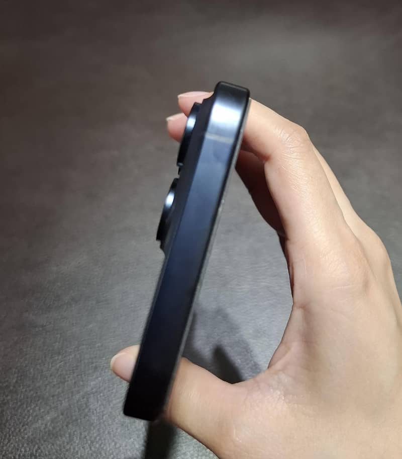Apple Iphone 15 Pro Max 4