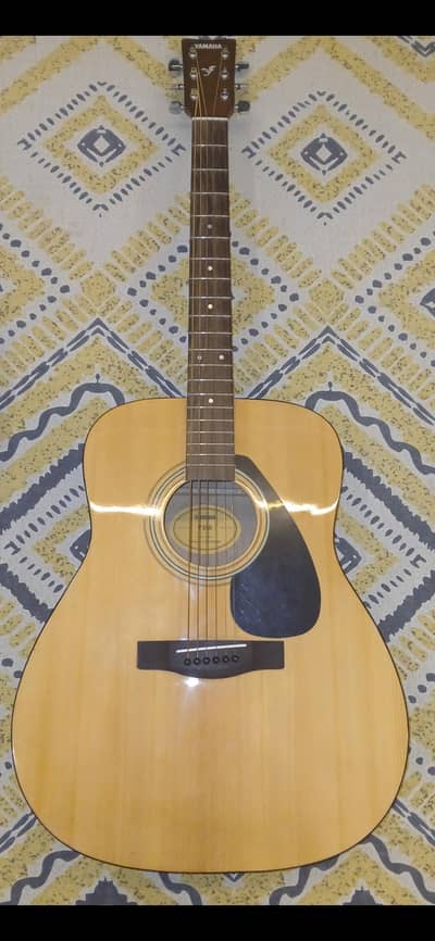 Original Yamaha F310 Acoustic Guitar + Padded Carrying Bag (Like New)