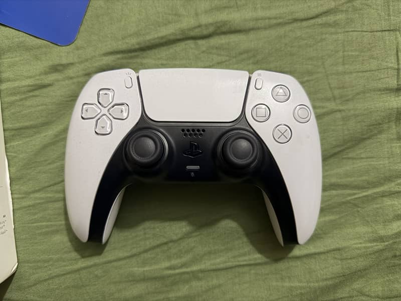 PS5 Controller White With Box 1