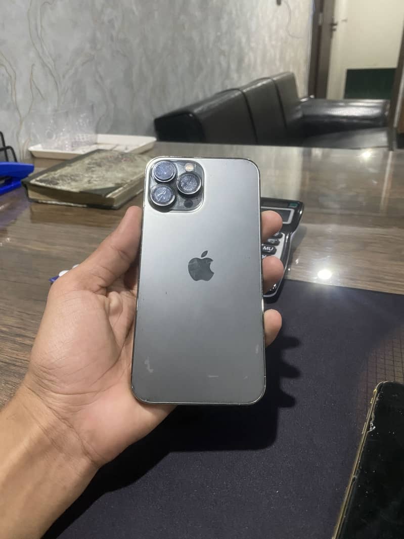 Apple iPhone 13 Pro Max 1