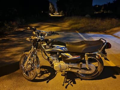 2025 model block color Condition samna ha pic ma bilkul geniue good co
