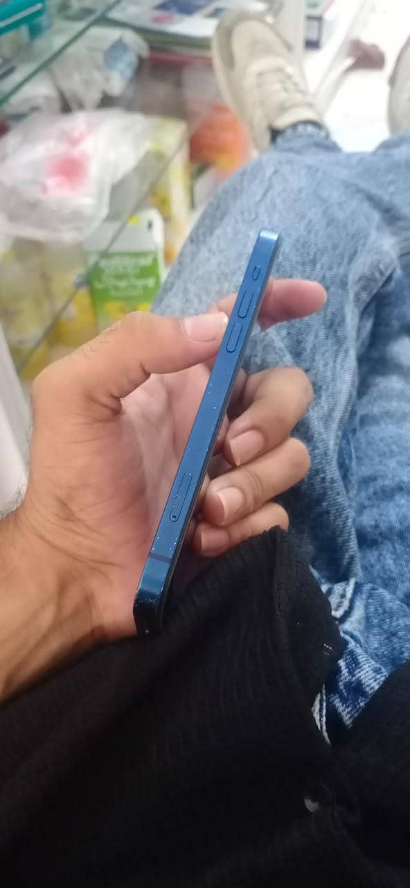 Apple iPhone 12 2