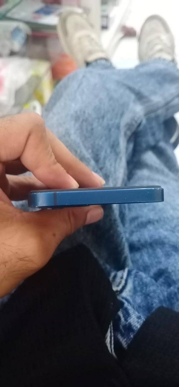 Apple iPhone 12 3