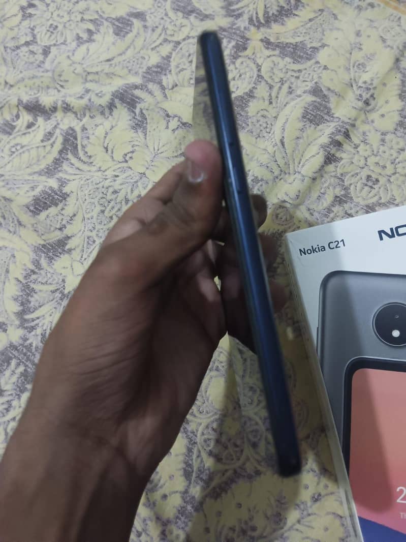 Nokia C21 8
