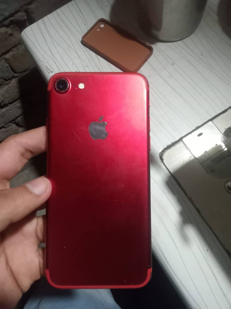 Apple iPhone 7 0