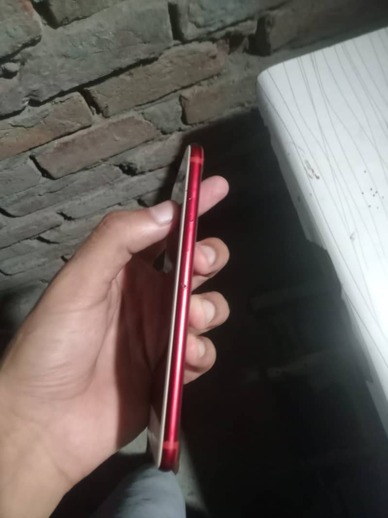 Apple iPhone 7 3
