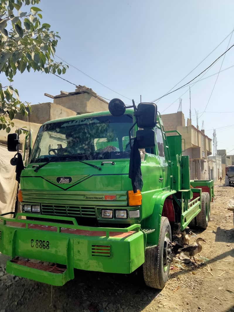 ہینو 10 ویلر ٹرک برائے فروخت 1