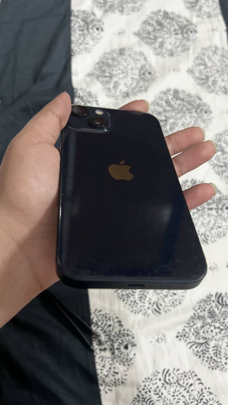 Apple iPhone 13 4