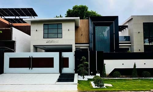 Highly-coveted 1 Kanal House Is Available In DHA Phase 1 For sale