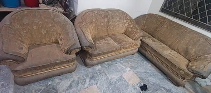3 + 2 + 1 sofa ste for sale in good condition