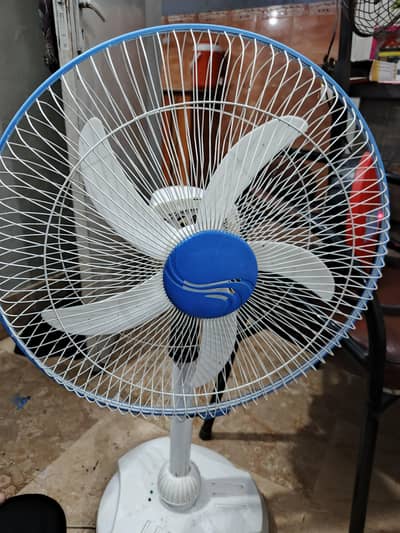 Fan for sale Ac Dc rechargeable erjent sale  only price 4k