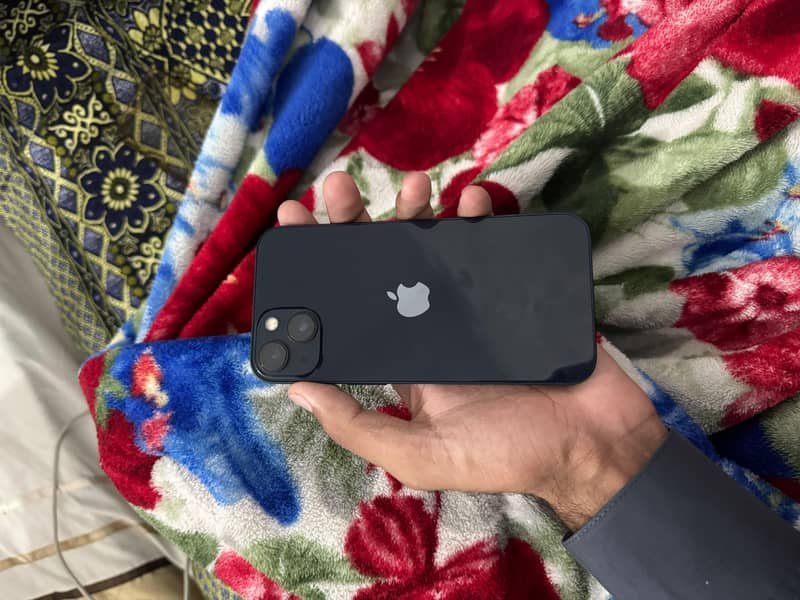 Apple iPhone 13 mini 4