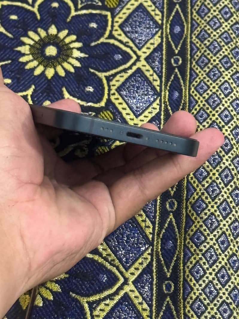 Apple iPhone 13 mini 7