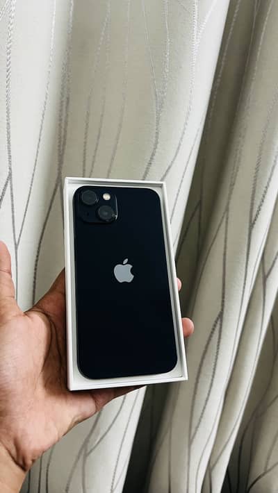 Apple iPhone 13