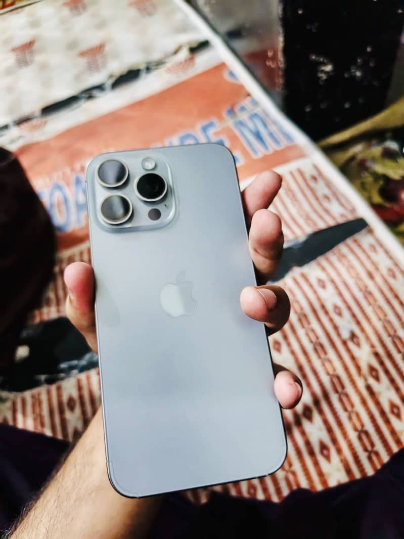 Apple iPhone 15 Pro Max 1