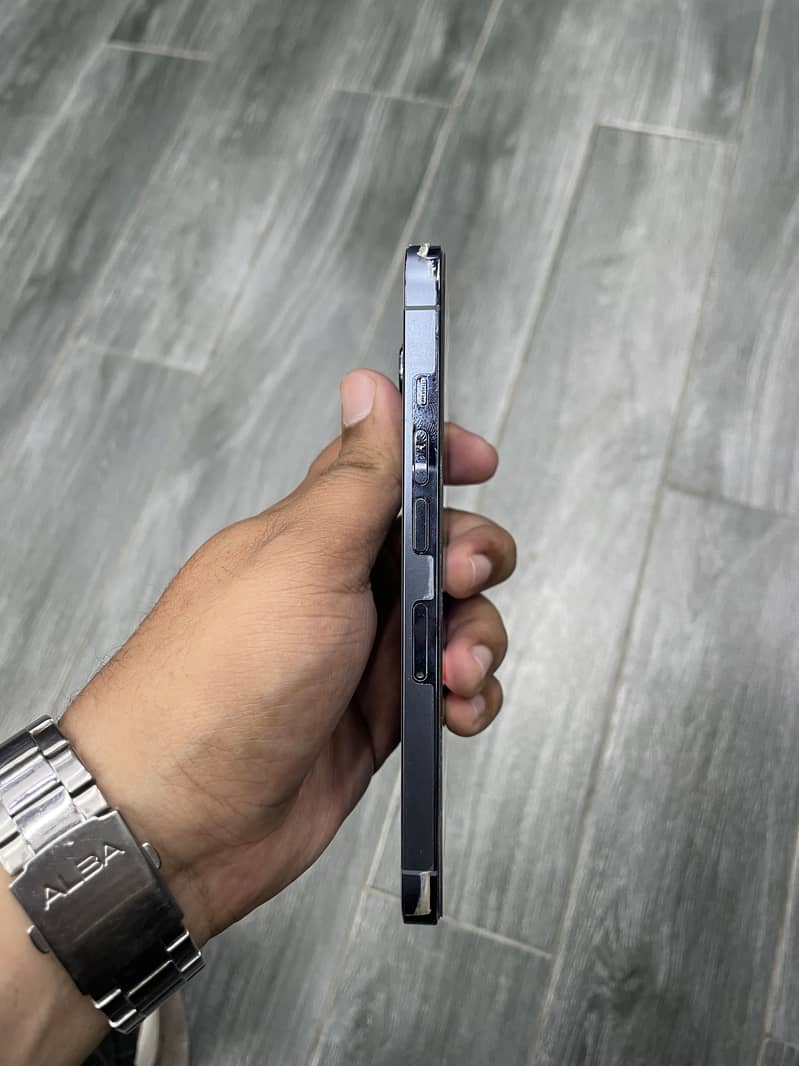 Apple iPhone 13 Pro 1